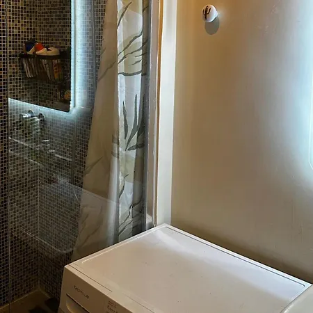 Apartment Parisian Escape With Comfort And Tranquility Paris