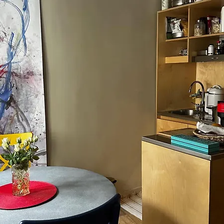Parisian Escape With Comfort And Tranquility